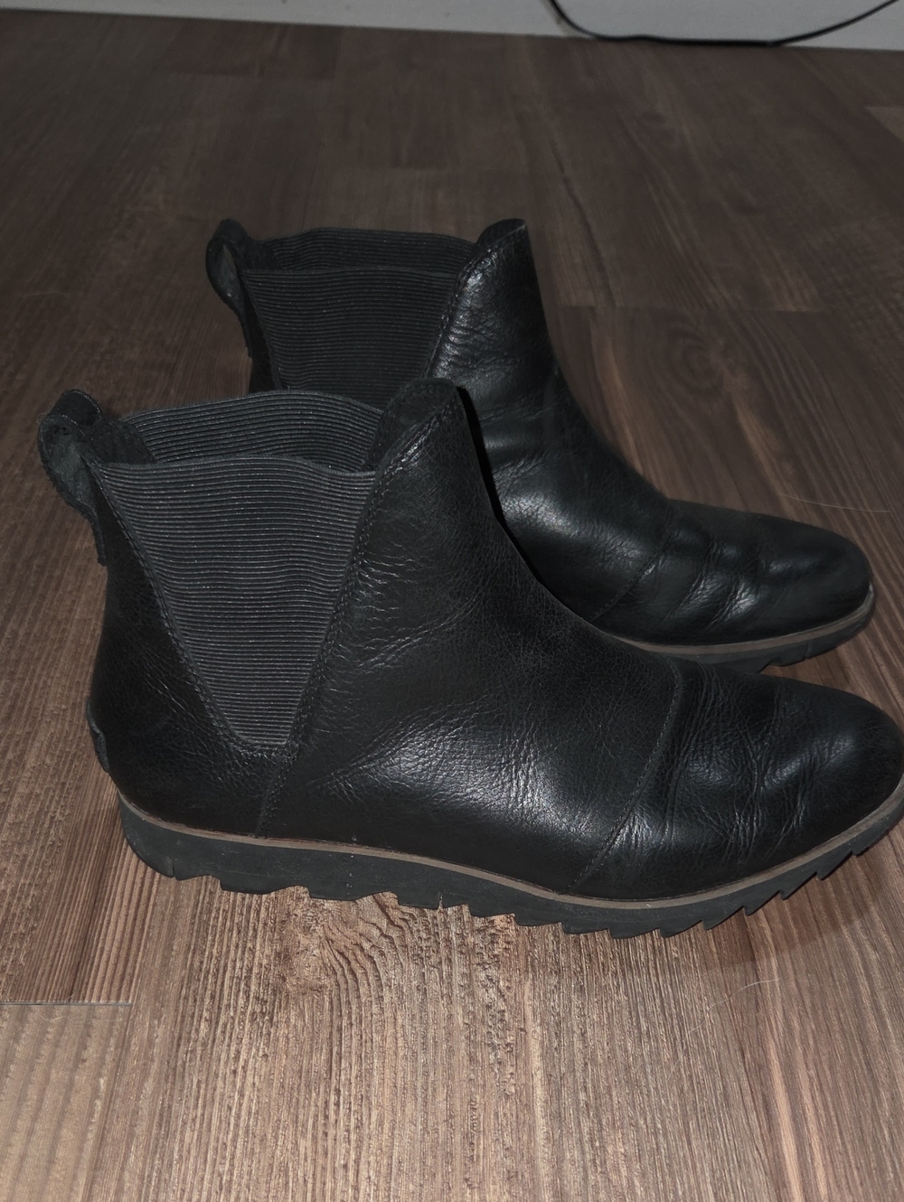Womans Sorel Chelsea Ankle Boots
